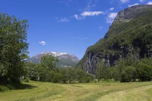 geiranger è un piccolo villaggio turistico nella regione di Sunnmore della Norvegia. foto