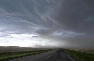 prateria nuvole temporalesche canada foto