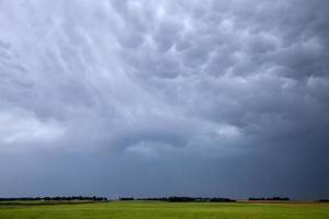 prateria nuvole temporalesche canada foto