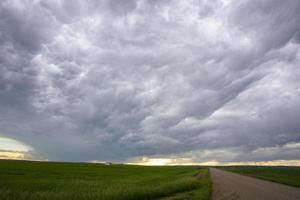 prateria nuvole temporalesche canada foto