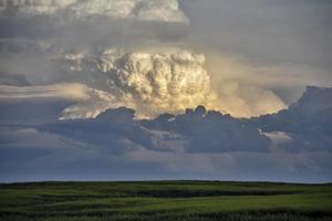 prateria nuvole temporalesche canada foto