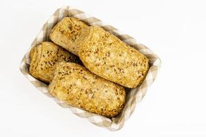 mangiare sano. pane integrale ai semi di lino. foto in studio