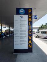 bangkok, tailandia, 31 ottobre 2018, bus dell'otturatore, l'aeroporto di suvarnabhumi è l'aeroporto principale della tailandia.0n bangkok, tailandia, ottobre 2018. foto