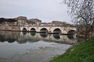 ponte romano a rimini foto