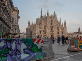 milano, italia, 2018-bar antiterrorismo foto