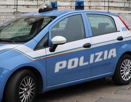 bologna, italia, 2021 auto della polizia italiana, auto della polizia, nel centro storico di bologna. Italia foto