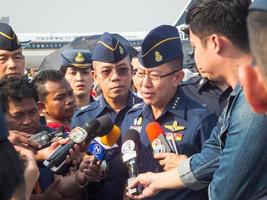 royal thai air force don muang bangkok thailandia12 gennaio 2019 Air Commander Air Chief Marshal Chaiyapruek Dissayarin intervista i mass media nel giorno di apertura dell'evento nazionale della giornata dei bambini. foto