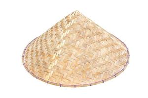 cappello conico vietnamita isolato su sfondo bianco con tracciato di ritaglio. foto