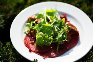 carpaccio di manzo alla piastra foto