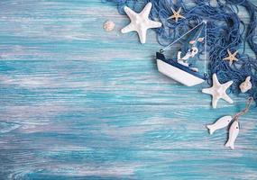 rete da pesca con decorazioni di stelle marine e mare foto