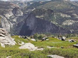 catene montuose del parco di yosemity paesaggio naturale negli stati uniti foto