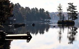 lago in autunno foto