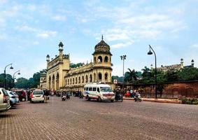 bara imambara e moschea di asfi a luckynow, india foto