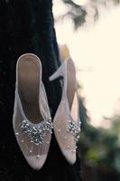 eleganti scarpe da sposa bianche foto