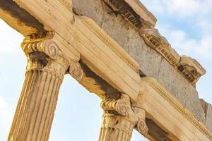 acropoli di atene rovine dettagli sculture grecia capitale atene grecia. foto