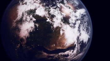 sfera del pianeta terra notturno nello spazio esterno foto