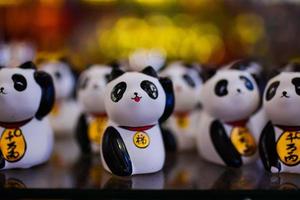 souvenir di scultura panda presente in asia foto