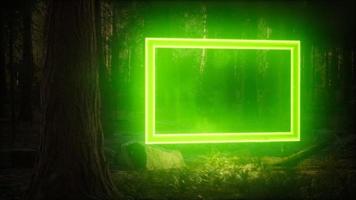 cornice rettangolare luminosa al neon nella foresta notturna foto