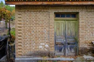 rustico rustico mediterraneo nel villaggio di tris elies. foto