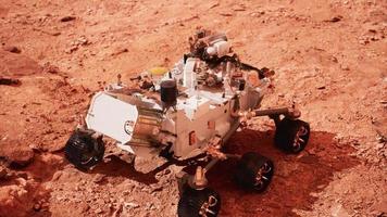 Mars rover perseveranza esplorando il pianeta rosso. elementi forniti dalla nasa. foto