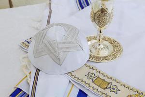 scialle di preghiera - tallit, simbolo religioso ebraico foto