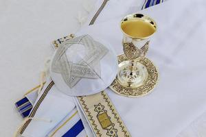 scialle di preghiera - tallit, simbolo religioso ebraico foto