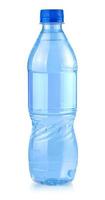 la bottiglia di acqua gassata blu. foto