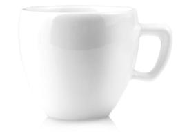 la tazza bianca isolata su sfondo bianco foto