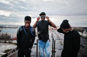 banda di tre cantanti rap sul tetto foto