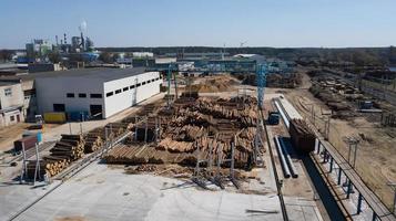 fotografia aerea industria del legno con drone foto