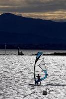 surfista della tavola a vela foto