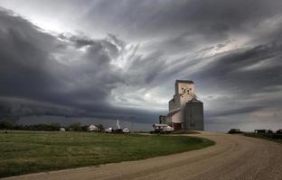 prateria nuvole temporalesche canada foto