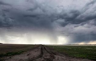 prateria nuvole temporalesche canada foto