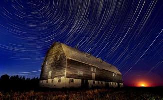 scie notturne delle stelle del fienile foto