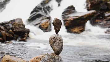 carta da parati natura pietra di fiume rilassante foto