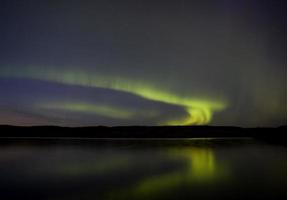 chiesa notturna aurora boreale foto