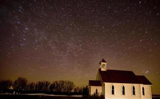 stelle sentieri colpo notturno chiesa canada foto