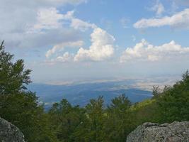 vista delle colline e dei boschi del monte amiata, toscana, italia foto