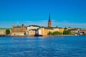 isola di riddarholmen con le guglie della chiesa di riddarholm, stoccolma, svezia foto