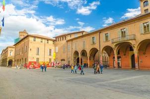 bologna, italia palazzo paleotti e palazzo ex sante bentivoglio palazzo in piazza giuseppe verdi foto