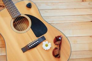 dettaglio della chitarra classica con profondità di campo ridotta foto