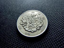 Moneta da 100 yen giapponesi foto