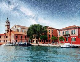 gondole sul canale di notte a venezia, chiesa di san giorgio maggiore. san - marco. fantastico il cielo stellato e la via lattea. foto