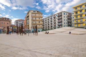 Cosenza, Italia - 7 maggio 2018 vista della piazza centrale piazza carlo bilotti, calabria foto