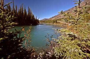 fiume liard in british columbia foto