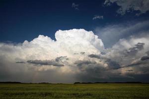 nuvole temporalesche sul saskatchewan foto