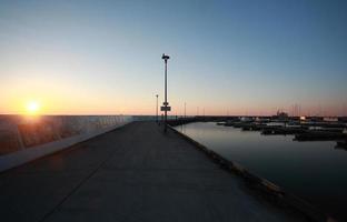 alba sul lago winnipeg a gimli marina foto