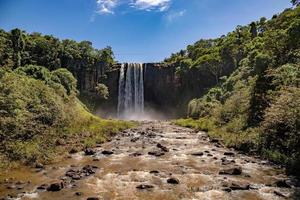 cascata nel parco naturale comunale salto do sucuriu foto