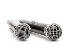nuovo microfono wireless isolato su sfondo bianco