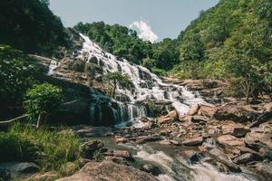 cascata mae ya a chang mai thailandia foto